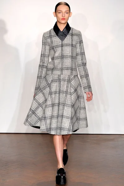 Look 10